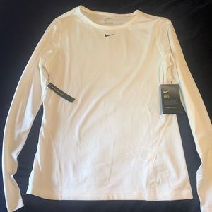 Nike Pro women’s top with tags